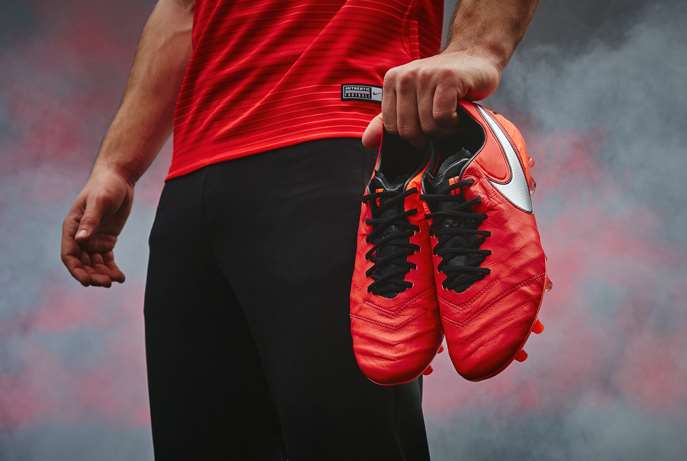  خرید  کفش فوتبال نایک تیمپو قرمز Nike Tiempo Football Shoes 819177-608